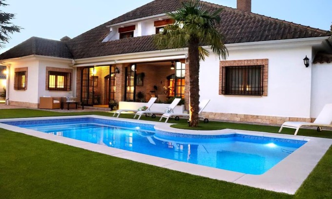 Herencia Villa | La Casa de Enfrente