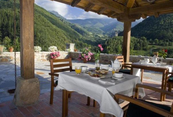 Vada House | La Casa De Las Arcas