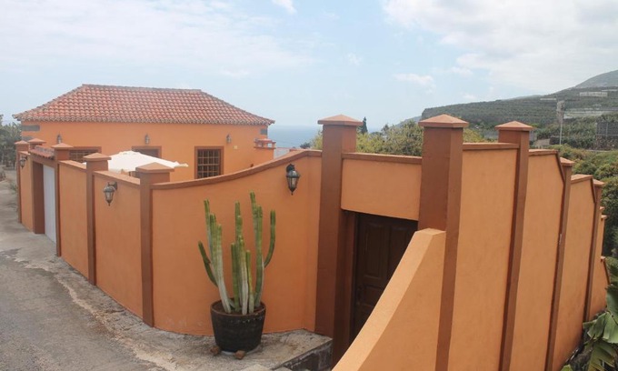 Los Sauces House | La Casa del Abuelo