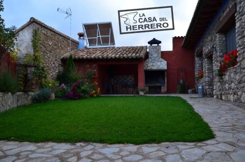 El Poyo del Cid House | La Casa del Herrero