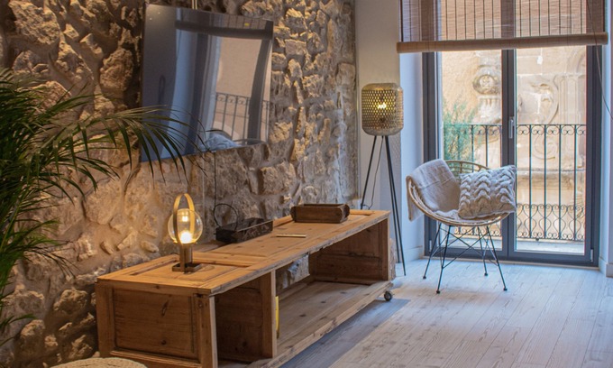 Balaguer Apartment | La Casa Del Miracle. 1st floor ; 4 bedrooms.