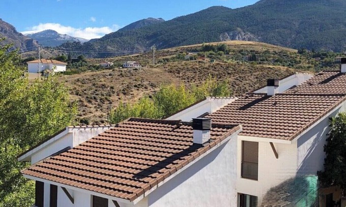 Barrio de la Vega Cottage | La Casa del Pianista for 9 people