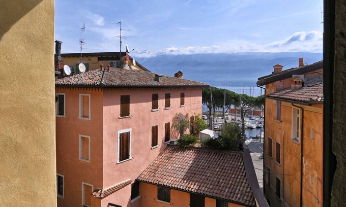 Bogliaco Apartment | La Casa del Vento - Appartamento Collina by Theater Home