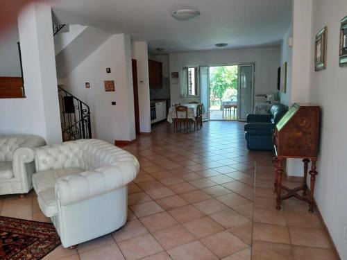 Latina House | La Casa Di Ale