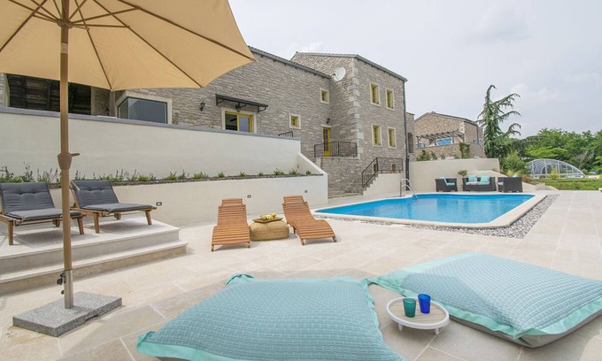 Kircija Villa | La Casa di Kyra, surrounded by greenery in a quiet location with pool and sauna