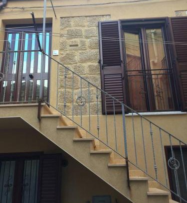 Calascibetta Apartment | la casa di laura