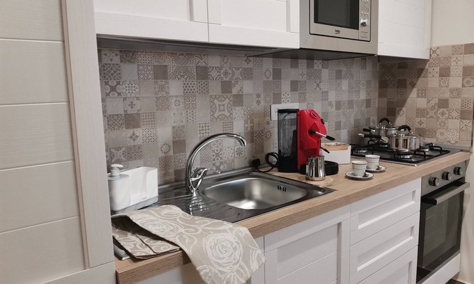 Crotone Apartment | La Casa di Nonna Pina, Accogliente Appartamento Vicinissimo al Mare