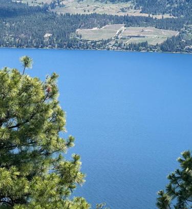Central Okanagan House | La Casa Lakeside Resort - Amazing Panoramic View Lakeside House with Pools, Hot Tubs & More!