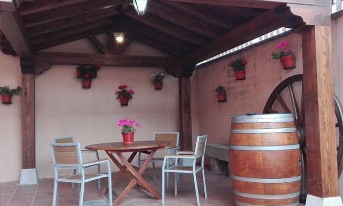 Villacastin Cottage | La Casa Madrona for 4 people