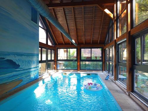 Marron House | La Casa Malvarrosa