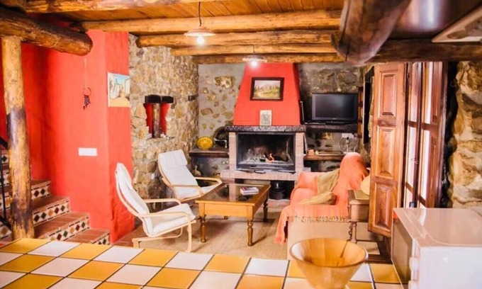 Benaocaz Cottage | La Casa Nazari, cottage with wifi and fireplace.