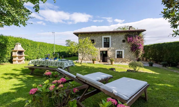 Llamigo House | La Casa vacacional del Güelu