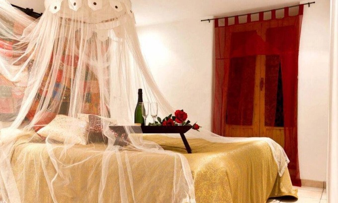 Sella House | La Casa Verda, is a Rural Suite, completely restored and decorated in Arabic style.