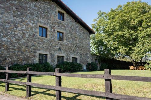 Castaneda House | La Casa Vieja en Castañeda
