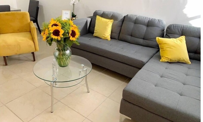 Piedras Negras House | La Casita Amarilla (private residential)