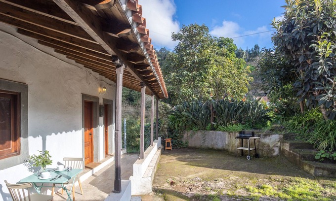 Moya Cottage | La Casita del Laurel - 2BR - Nature Views - BBQ