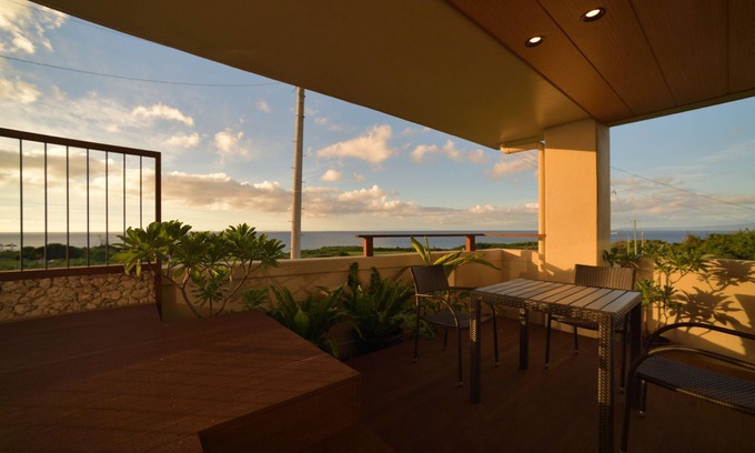 Nakijin House | La casita kouri island