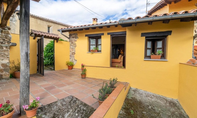 Villavaler Cottage | La Casona del Cura 1, HORTENSIA - (Country House, Pets welcome)