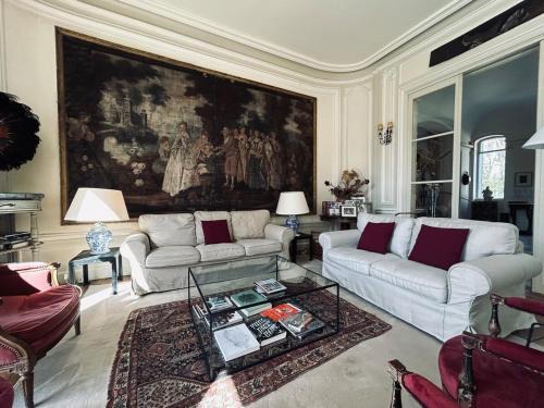 Villers-Allerand Villa | La Chaladrerie grande maison de maître avec jardin