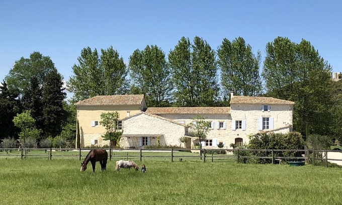 Le Thor Bed & Breakfast | La Chambre de l'Haras