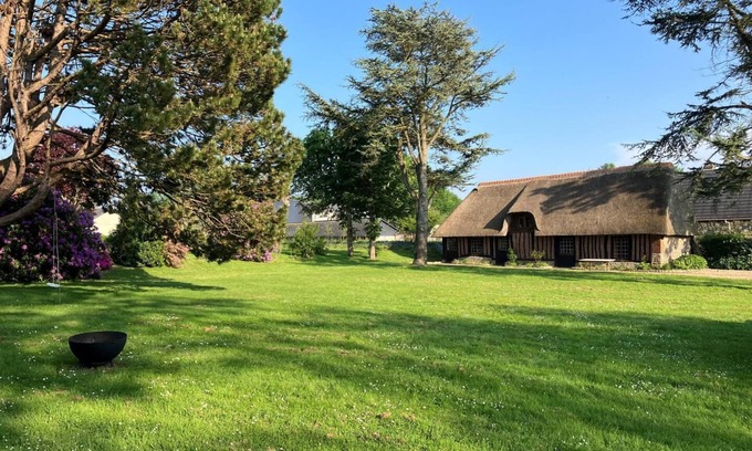 Saint-Martin-aux-Buneaux House | La Chaumière des Bâtisses