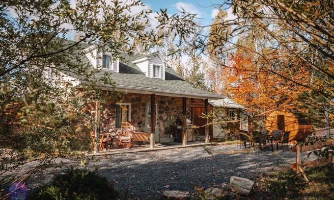 Chertsey House | La Chouette | hot tub | sauna | dogfriendly