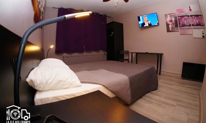 Champigny Hotel | La Clé des Champs