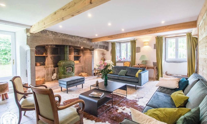 Mont-Dore House | La Closerie de Manou