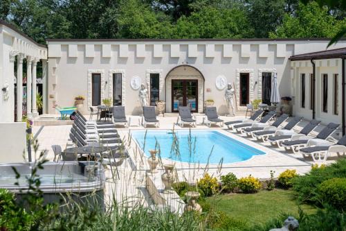 Hulubesti House | La Conac Resort