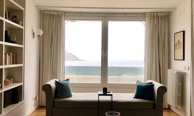 San Sebastian Centro Apartment | La Concha Bay Suite & Views