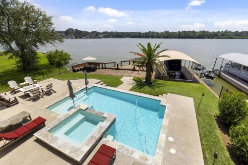 Montgomery House | La Costa Drive