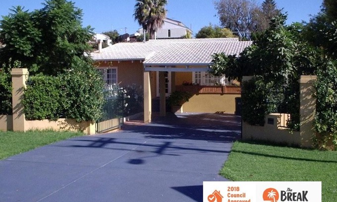 Quinns Rocks House | La Cote d Or - Mediterranean Cottage