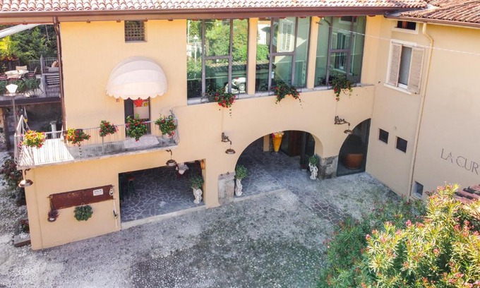 Artogne House | LA CURT guest house