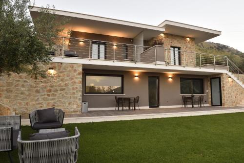 Fondi Bed & Breakfast | La Dependance Luxury Bed and Breakfast