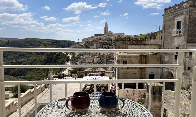 Sasso Barisano Apartment | LA DIMORA DI ANTOSA Matera vacation home with breathtaking views of #sassidimatera