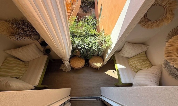 Borgo Trento Apartment | LA DOLCE VITA Charming, Luxurious 2 Bedrooms 2 Bathrooms with cosy Balcony