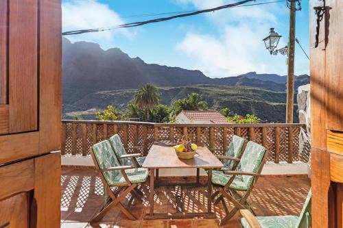 La Sorrueda House | La Escuela de la Sorrueda by Villas Rivero