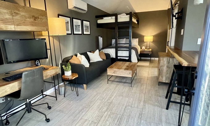 Euless House | La Estancia - Your Home away from Home!