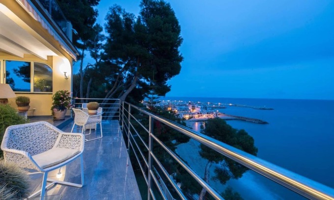 El Roc de Sant Gaieta Hotel | La estrella del mediterraneo