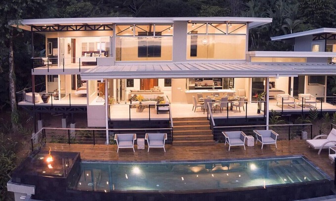 Ballena House | La Experiencia CR - · OCEAN VIEW PRIVATE BEACH ACCESS AND 2 POOLS WE HAVE IT ALL