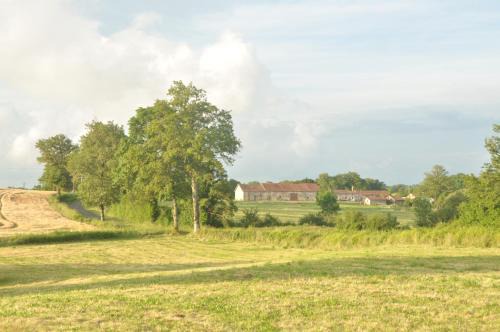 Bussiere-Boffy House | La Ferme aux Cinq Sens