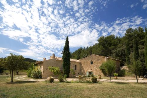 Le Barroux Bed & Breakfast | La Ferme Des Belugues