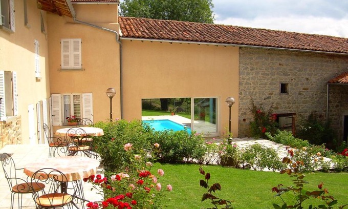 Panissieres Bed & Breakfast | la ferme des roses