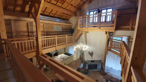 Travexin House | LA FERME LES DIGITALES bain nordique, billard