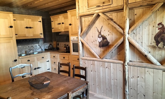 Frasne Apartment | La Fermette Gîte Atypique à Frasne
