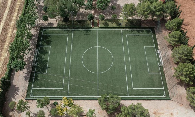Mota del Cuervo Villa | La Finca de Tomás - 5 Estrellas - Fútbol 7, Piscina Cubierta & Pádel