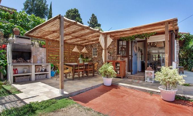 Icod de los Vinos Villa | 'La Florida' with Sea View, Private Terrace and Wi-Fi