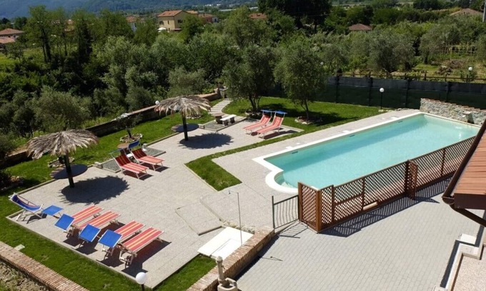 Santo Stefano di Magra Apartment | La Fonda Holiday House:Apartment With Pool, Garden And Parking Near Cinque Terre