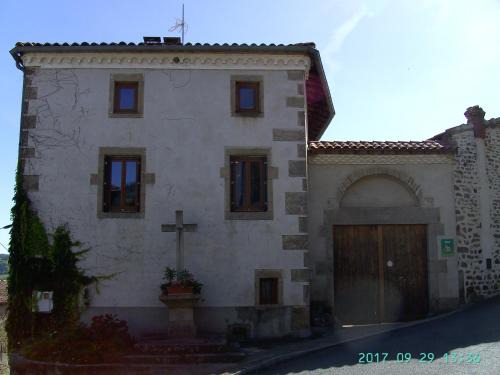 Saint-Georges-en-Couzan Bed & Breakfast | La Fontaine