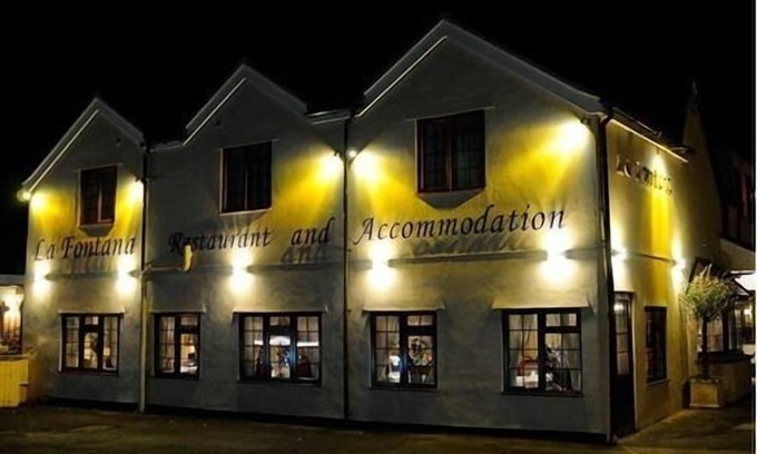 Wantage House | La Fontana Italian Restaurant With Rooms